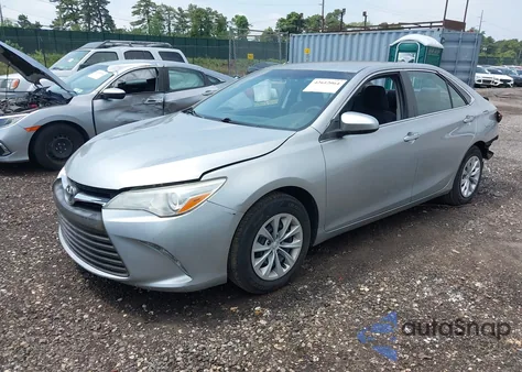 2015 Toyota Camry Le z USA, uszkodzony, nr VIN 4T1BF1FK7FU007689